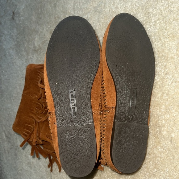 Minnetonka Moccasin 3-Layer Fringe Boot - Picture 3 of 4